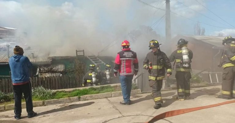 Severamente dañada quedó una vivienda tras ser afectada por un incendio en Angol