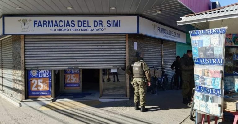 Delincuentes roban farmacia del Dr. Simi en Angol tras forzar la cortina metálica
