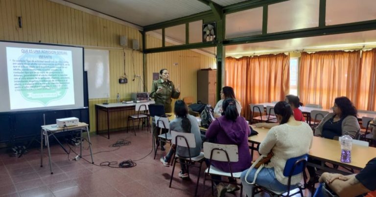 Carabineros de la Subcomisaría Cabo 1° René Sepúlveda Parraguez enlazan talleres con colegios
