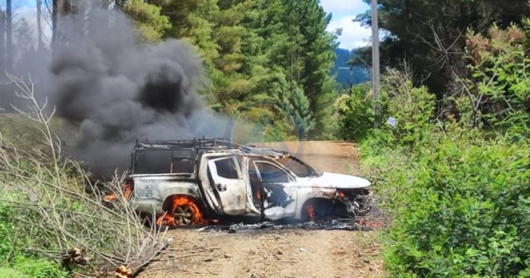 Delincuentes queman camioneta de Frontel en sector rural de Collipulli