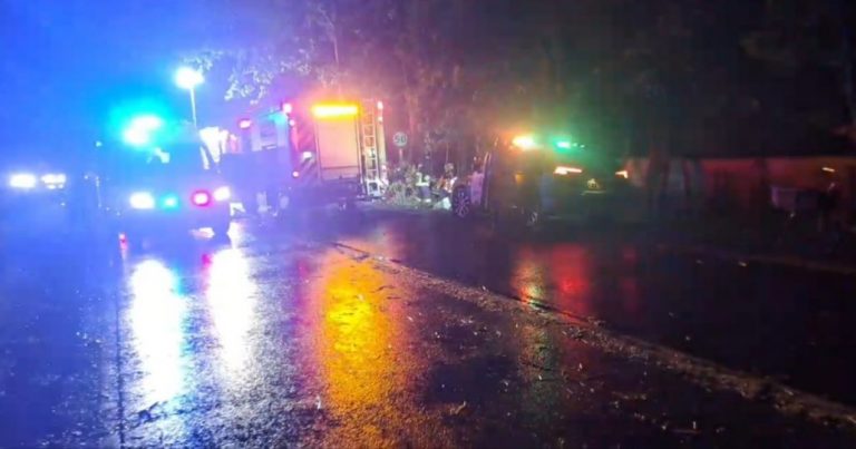 Un fallecido y dos bomberos atropellados en doble accidente en Santa Juana