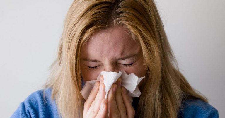 ¿Cómo enfrentar las alergias de primavera y no morir en el intento?