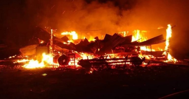 Atentado incendiario de la CAM destruye conocido restaurante y una cabaña en Lumaco
