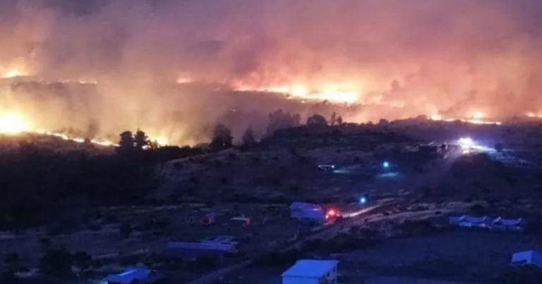 Incendio obligó a decretar alerta roja en O’Higgins y la primera evacuación de la temporada en el país