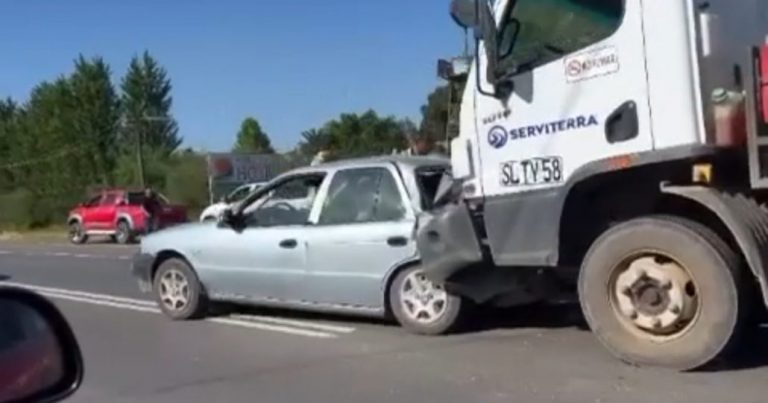 Accidente de tránsito deja tres personas lesionadas en el sector sur de Los Ángeles