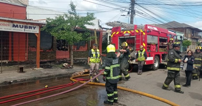 Bomberos confirma siete locales comerciales y tres viviendas destruidas tras incendio en Mulchén