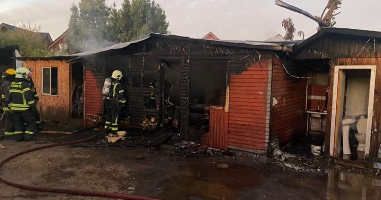 Incendio afectó tres viviendas en la población Villa Hermosa de Los Ángeles