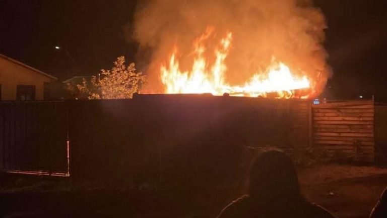 Incendio destruyó dos estructuras en la comuna de Laja