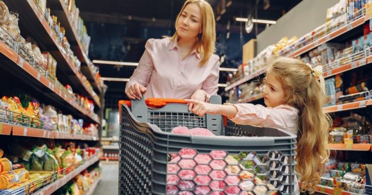 Cómo reducir los gastos en comestibles y hacer compras inteligentes