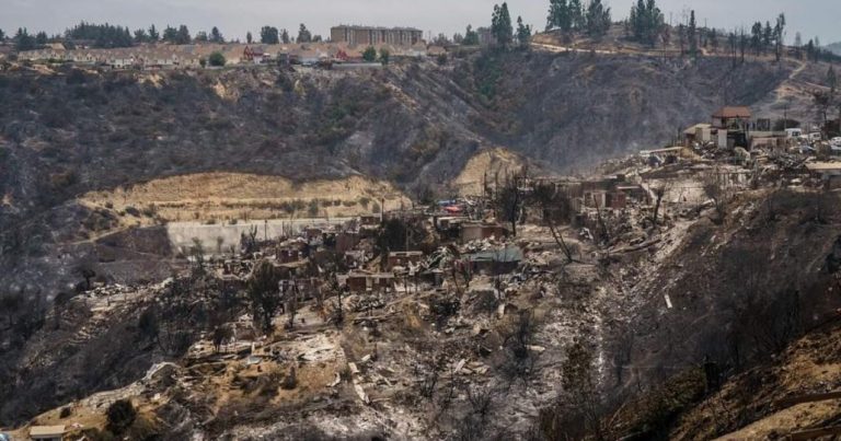 Gobierno decreta dos días de duelo nacional por fallecidos en incendios forestales