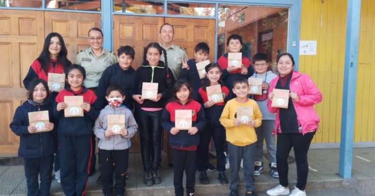 Niños de escuelas rurales de Mulchén celebran la Pascua de Resurrección con Carabineros