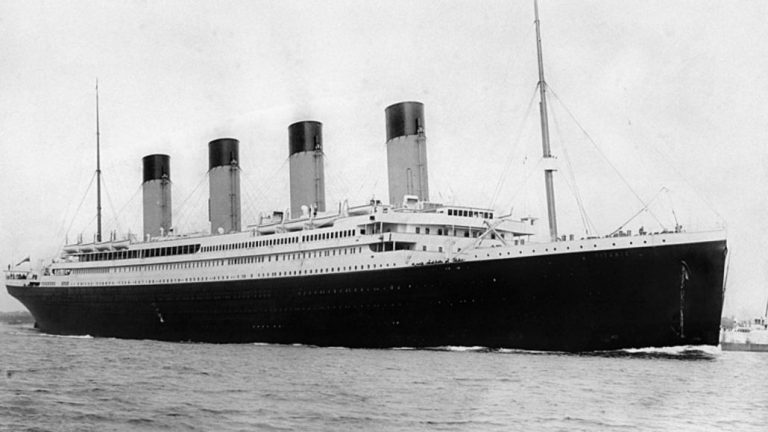 14 de abril de 1912: el impacto que hundió al Titanic en el Atlántico