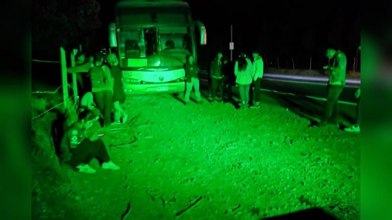 Fiscalización nocturna en el cruce Canteras descubre bus con 29 bolivianos indocumentados