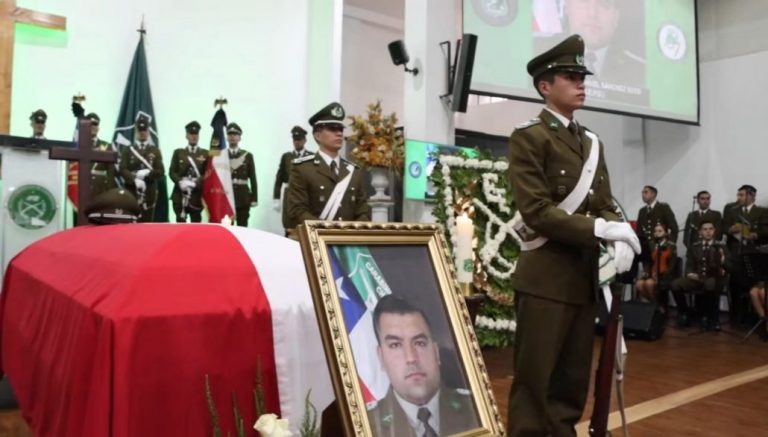 Realizan ascenso póstumo a Carabinero asesinado por venezolanos en Quinta Normal