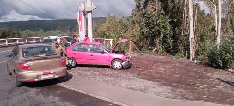 Vehículos colisionaron en la entrada principal del puente Quilaco