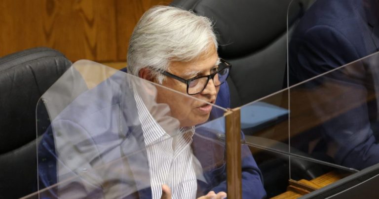Senador Gastón Saavedra: “Necesitamos un nuevo sistema de pensiones”