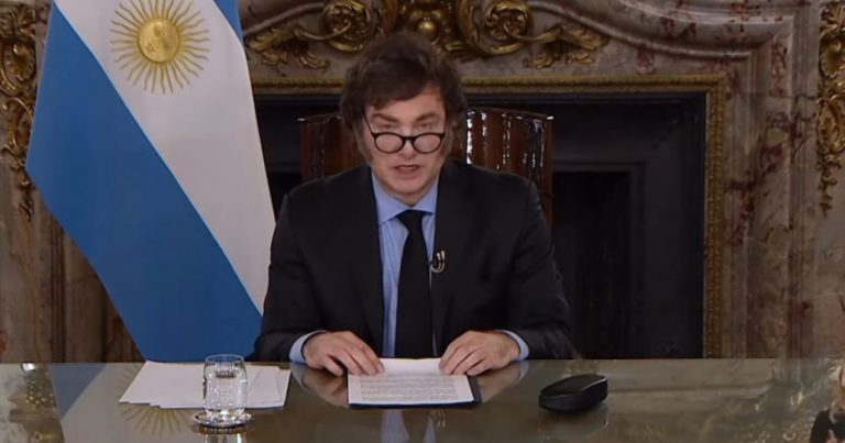 Presidente Milei anuncia superávit trimestral en Argentina por primera vez en 16 años
