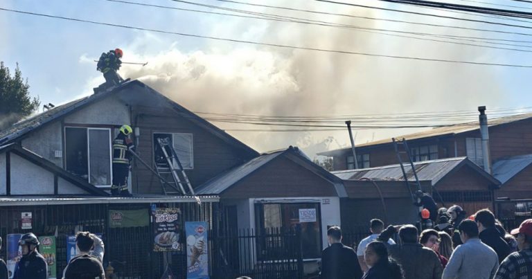 Dos viviendas fueron afectadas por un incendio en Villa Italia de Los Ángeles