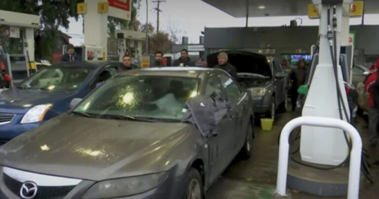 Denuncian al menos 20 vehículos en panne por cargar bencina mezclada con agua de lluvias en servicentro Shell