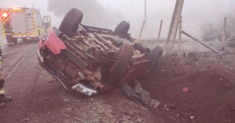 Accidente de tránsito involucra a conocida banda de «cumbias rancheras» oriunda de Lumaco: Volcó camioneta con carro de arrastre
