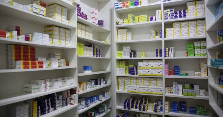 Sólo 10 farmacias privadas de Provincia de Biobío están adscritas a ley de bajo costo: Llaman a adherirse