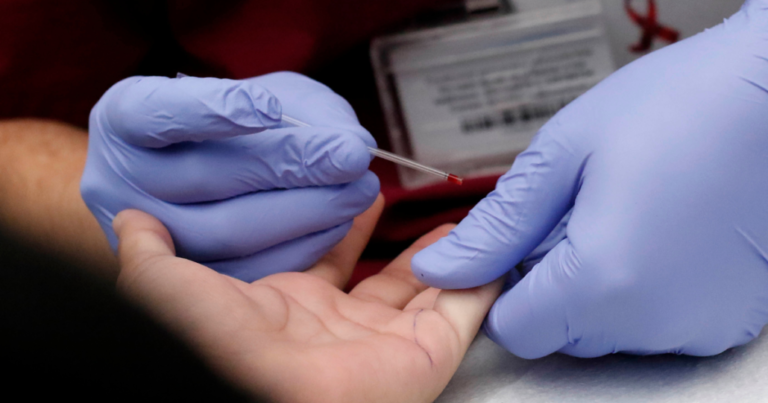 Colegas filtraron test VIH y desatan horribles ataques contra funcionario de la salud del Biobío