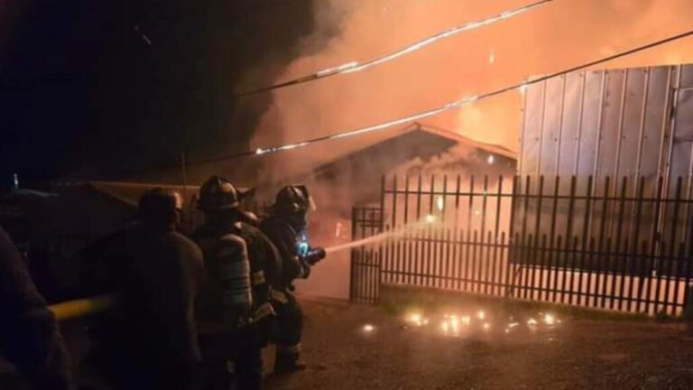 Incendio de cuatro viviendas en Cañete deja una persona fallecida