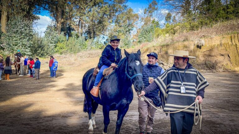 Realizan cabalgata para niños con autismo en Nacimiento