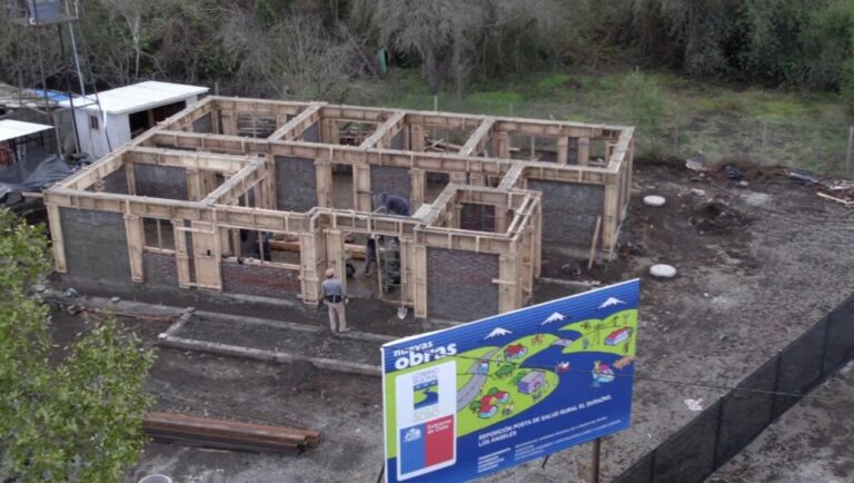 Autoridades verifican avance en construcción de CECOSF Villa Génesis y posta El Durazno de Los Ángeles
