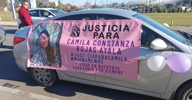 Familia recibió con caravana el cuerpo de mujer penquista asesinada en La Serena: el atacante la apuñaló frente a su hija y hermana 