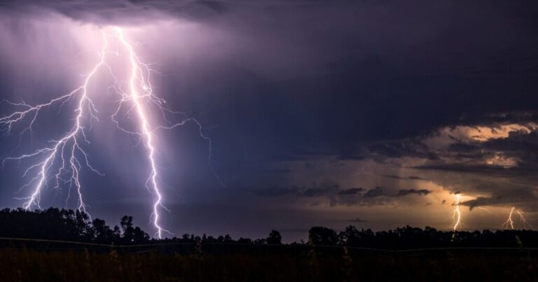 Pronostican tormentas eléctricas para hoy en el Biobío: Gobierno llama a mantenerse a “resguardo”