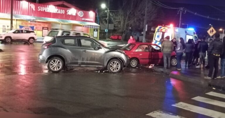 Accidente de tránsito deja al menos una persona lesionada en Los Ángeles