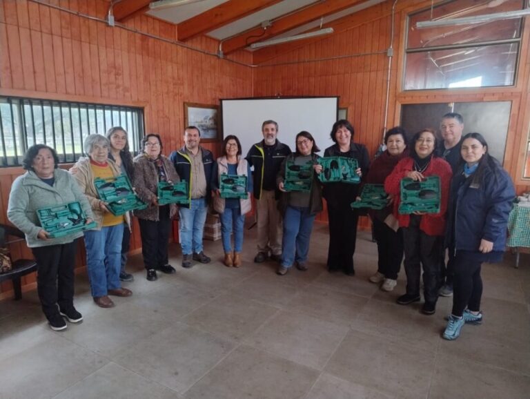 Vecinos de Quilaco realizan taller de compostaje y revalorización de residuos domésticos