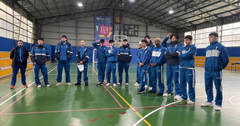 Equipo de Básquet de la Universidad Católica llega a Los Ángeles para trabajar en pretemporada