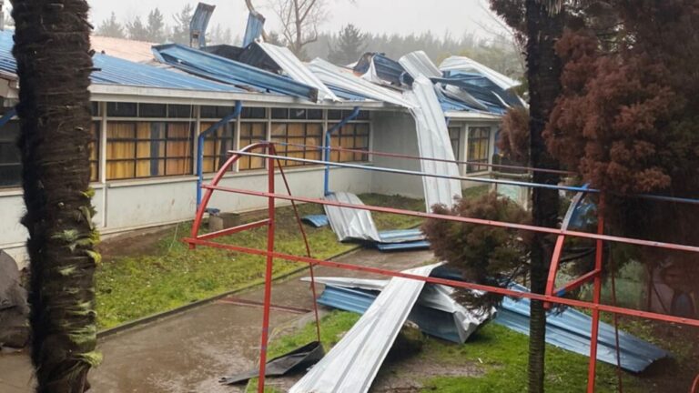 Liceo de Quilleco sufrió severos daños por sistema frontal: Clases se mantendrán suspendidas