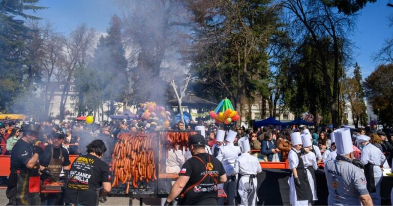 Aproximadamente 150 mil personas asistieron a la «Fiesta de la Longaniza 2024» en Chillán