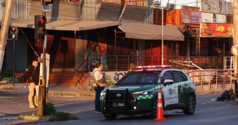 Una mujer fallecida y tres heridas deja balacera en exterior de una discoteca en Lo Prado