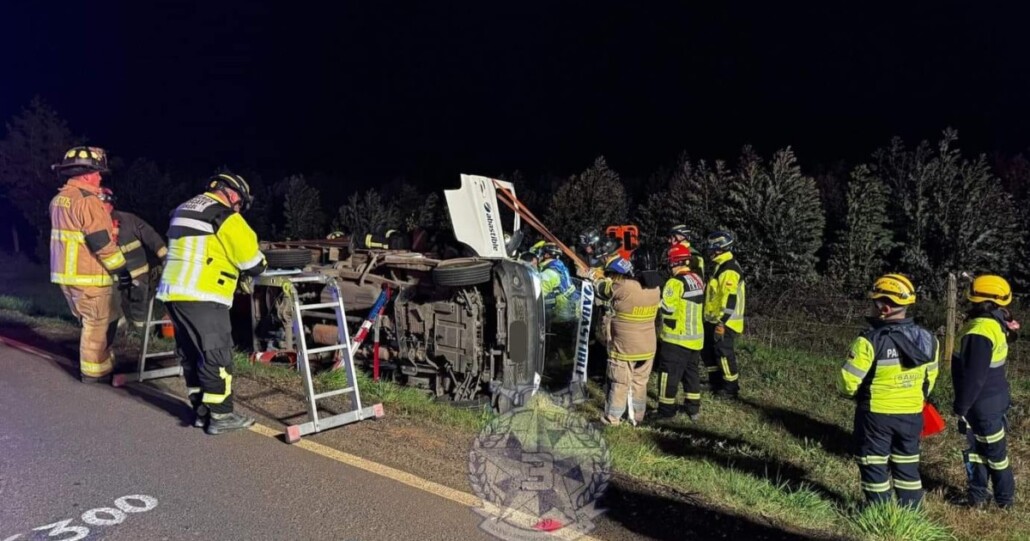 Camión de distribución de gas volcó en Malleco dejando una persona lesionada