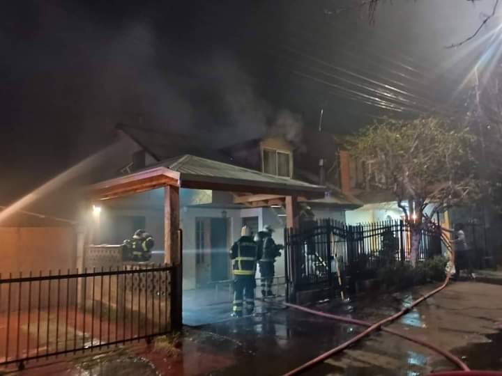 Vivienda fue afectada por un incendio en Los Ángeles