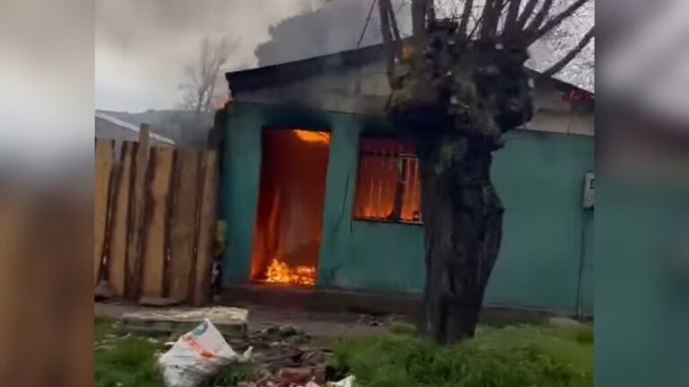 Casa tomada quedó completamente destruida tras incendio en Angol