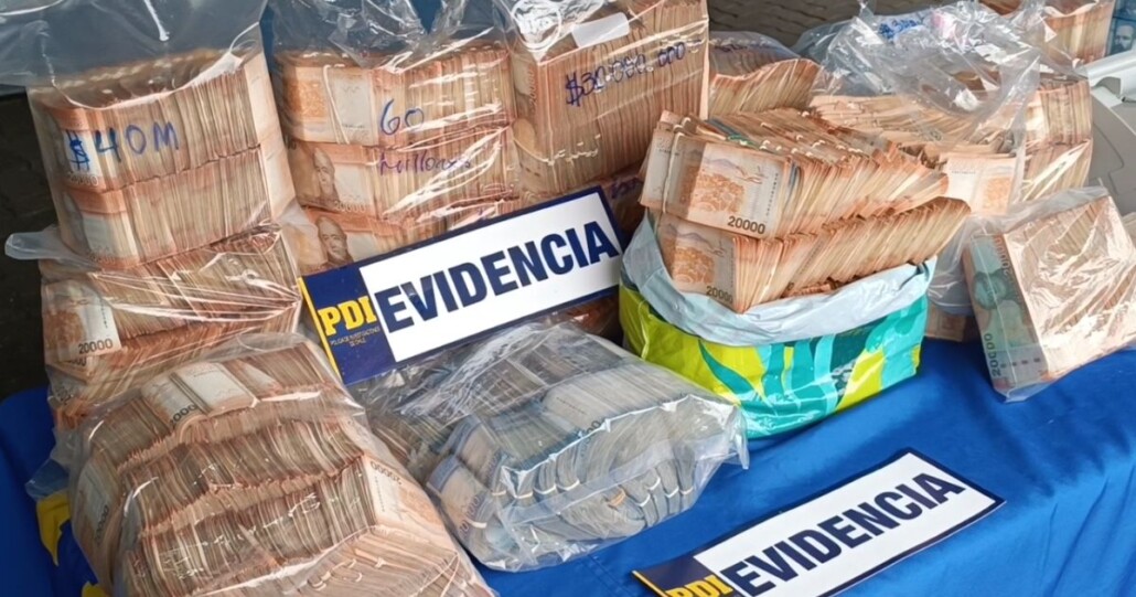 Más de 1000 millones de pesos en efectivo! Caen 4 narcos en Región del Biobío con inédita fortuna en fardos de billetes