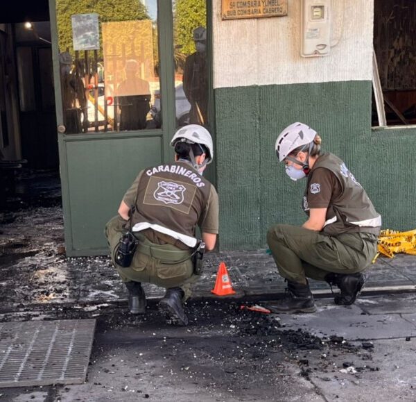 Labocar investiga incendio que destruyó la Subcomisaría de Cabrero