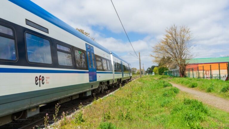 Hombre de 66 años fallece tras ser atropellado por un tren de pasajeros en pleno recorrido en Pitrufquén