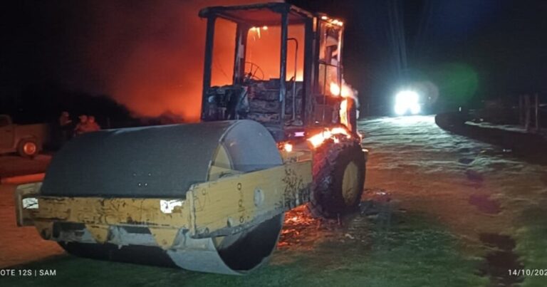 Atentado incendiario deja una maquinaria destruida por las llamas en Malleco