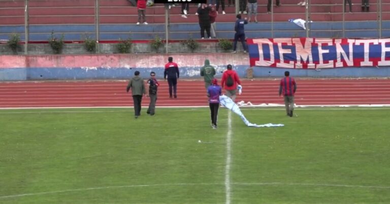 Incidentes de hinchas obligan a suspender partido de Iberia contra Colegio Quillón