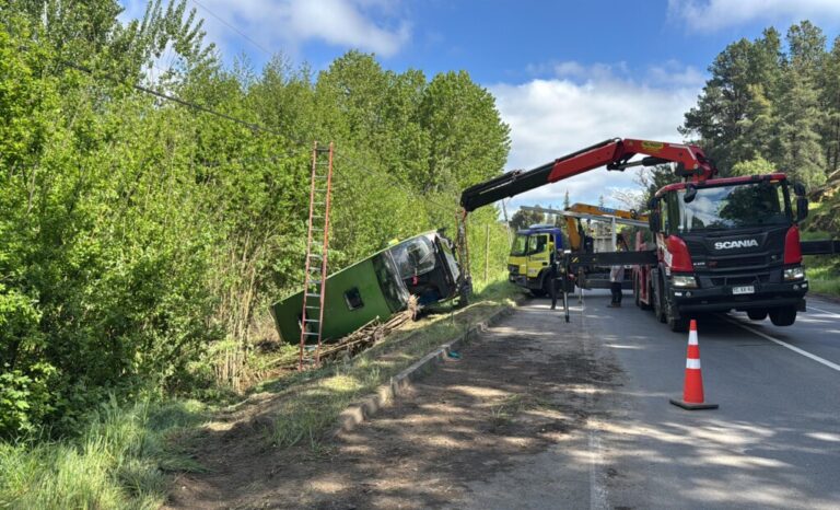 Familiares de lesionados denuncian imprudencia tras accidente fatal en Laja