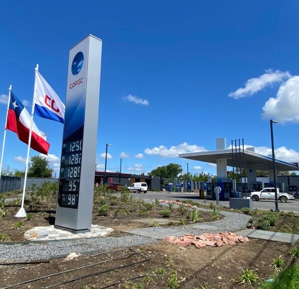 Hombre y tres mujeres fueron detenidos con armamento en Copec del sector sur de Los Ángeles