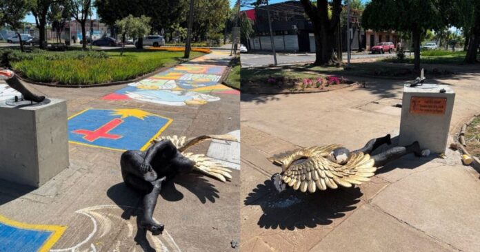 Estatua del "Paseo de Los Ángeles" fue vandalizada a menos de 24 horas desde su instalación