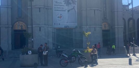 Sujeto se habría quemado a lo bonzo y deambulado hasta llegar a la Catedral en capital de la Región del Biobío