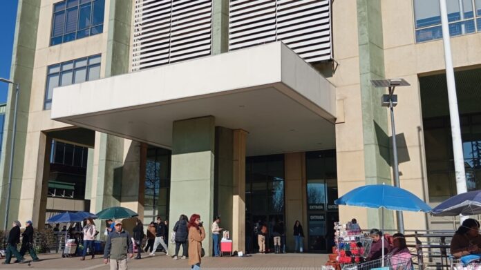 Hombre que disparó y asesinó a mujer al interior del Hospital Víctor Ríos Ruíz de Los Ángeles la visitaba constantemente